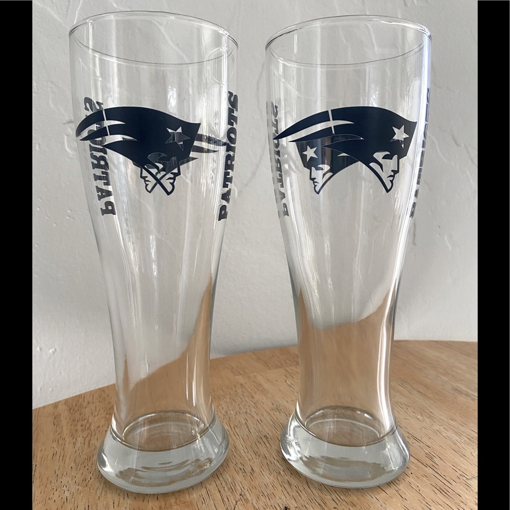 Awesome Vintage Patriots Pilsner beer glasses!